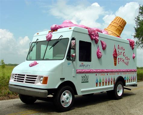 ปกพนโดย Wing Shan So ใน Ice cream truck 雪糕車 วนเทจ