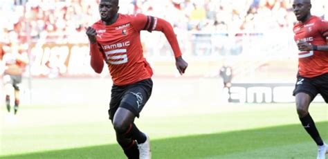 Ligue 1 Rennes Séclate Contre Saint Étienne Mbaye Niang Buteur