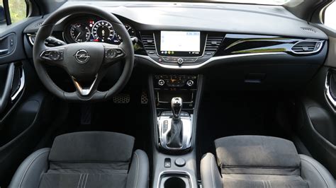 Kapható volt háromajtós, négyajtós szedán, ötajtós, kombi és az olasz bertone által tervezett cabrio formában is. Neuer Opel Astra Kombi 2021 / 2021 Opel Astra Concept Exterior Spy Photos Powertrain Interior ...