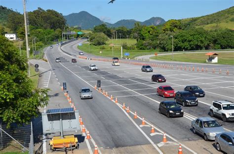 RegiÃo Dos Lagos Previsão é Que 22 Mil Veículos Passem Pela Rj 124 A Via Lagos Nesta Segunda