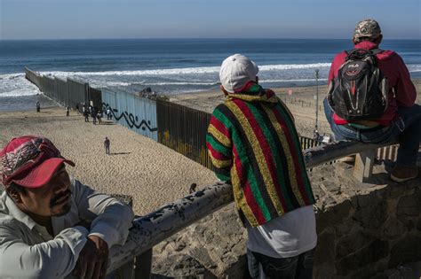 Vivir en Tijuana junto al muro fronterizo Español
