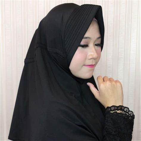 Gaya Terbaru 20 Kerudung Hitam Syari Warna Jilbab