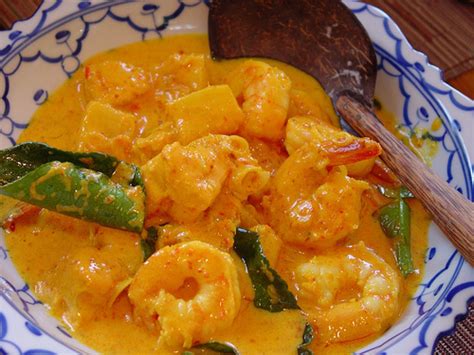 Thai Coconut Red Curry With Shrimp Recipe Just A Pinch Recipes