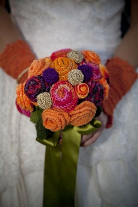 Modern wedding bouquets for the nontraditional bride. 40 Unique And Non-Traditional Wedding Bouquets - Weddingomania