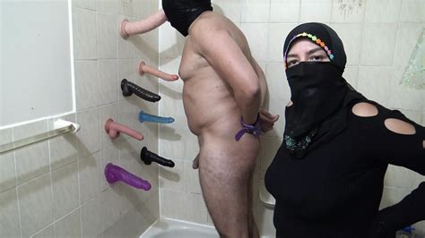 Echte Arabische Herrin In Einem Hijab Dem Tigt Ihren Sklaven Xhamster