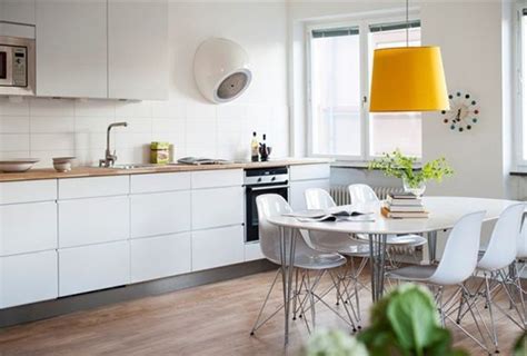Wood adds warmth and texture to any room and is a staple in scandinavian small kitchen design. 35 Warm And Cozy Scandinavian Kitchen Ideas | Home Design ...