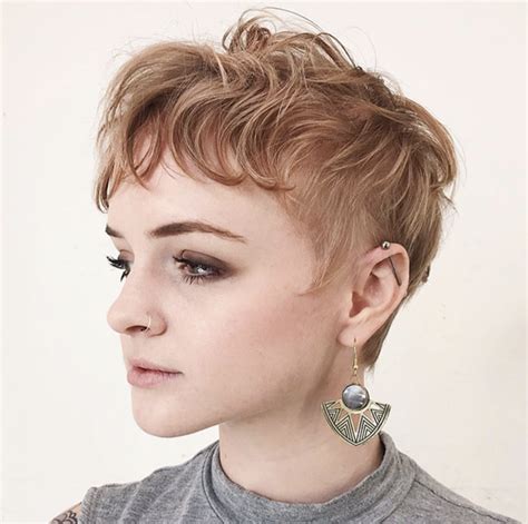 Ready to head to the salon? New Pixie Haircuts 2019 for Older Women ...