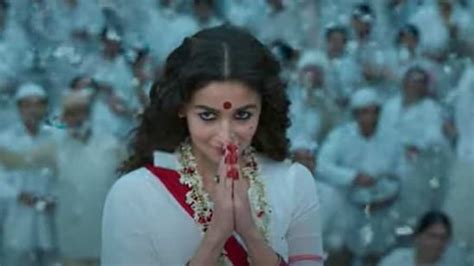 Gangubai Kathiawadi Teaser Meet Alia Bhatt As The Queen Of Kamathipura Bollywood Hindustan