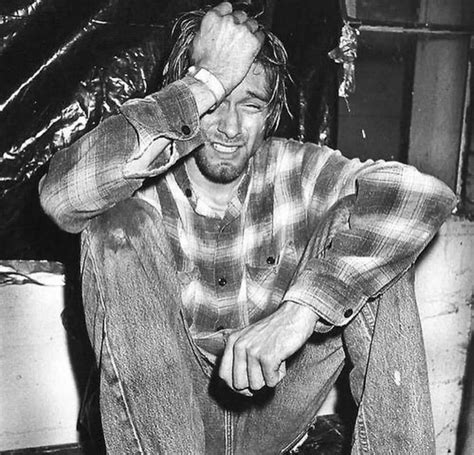 Foto Momen Emosional Kurt Cobain Yang Jadi Sorotan Publik Tintahijau Com