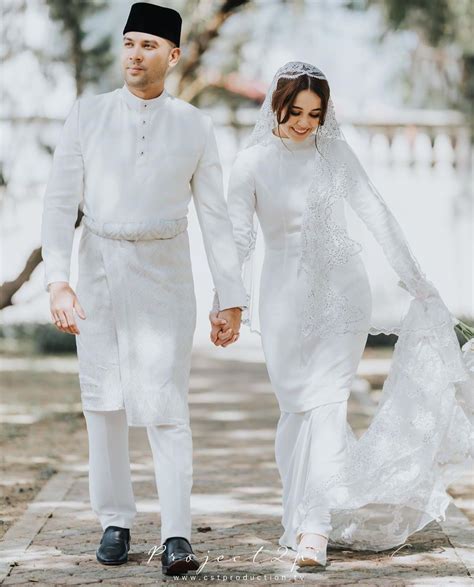 Set couple baju kurung moden nikah dan baju melayu moden 2019 facebook koleksiedelweiss/. Baju nikah emma maembong in 2020 | Kebaya dress