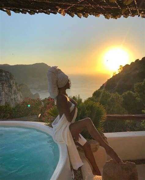 Pin By 𝓑𝓵𝓪𝓬𝓴 𝓕𝓮𝓶𝓲𝓷𝓲𝓷𝓲𝓽𝔂 On Black Women Traveling Travel