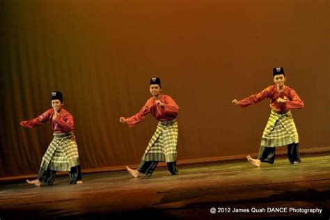 Tarian Zapin Traditional Malaysian Dance Dance Traditional Malaysian