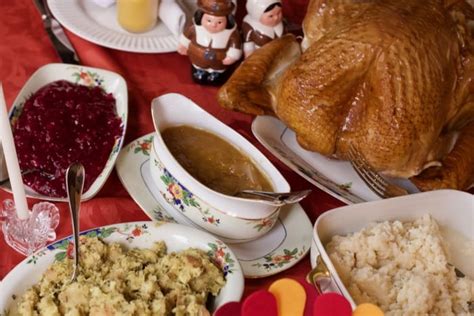 tips to host a super easy thanksgiving dinner party in 3 hours or less staying close to home