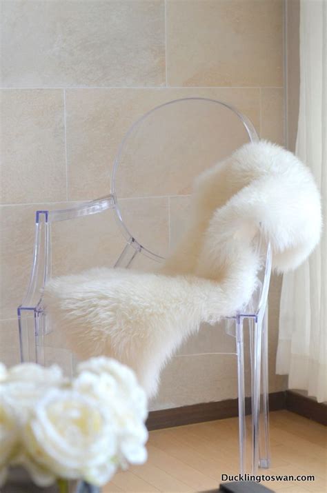 Freshen up your home with the fun faux fur and glamorous gold legs of this lovely and lively chair. The 25+ best Sheepskin throw ideas on Pinterest | Ikea sheepskin, Vanity chairs and Fur con brillo
