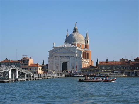 ¡fiesta Barcos Y Fuegos Artificiales En La Festa Del Redentore En Venecia