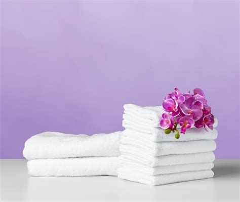 Towel On The Table Photo Premium Download