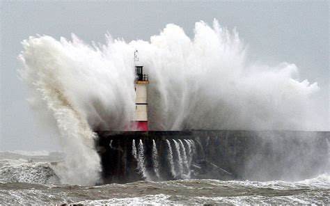 (2011) * storm of north sea: Storm på Bornholm og forhøjet vandstand i Limfjorden ...