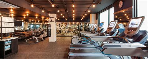 Boutique Chicago Hotels With Gym Hotel Emc2 Autograph Collection