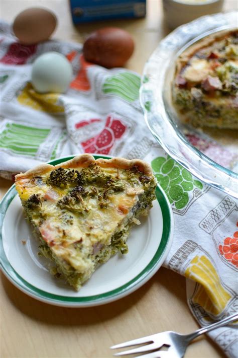 Pour cream mixture over the cooked vegetables, and bake until center of quiche is set. cheddar ham, mushroom and broccoli quiche | Broccoli ...