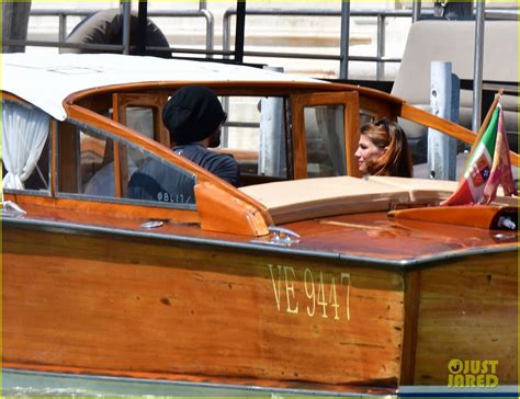 Jared Padalecki And Wife Genevieve Go For Boat Ride Through The Venice Canals Photo 4592511