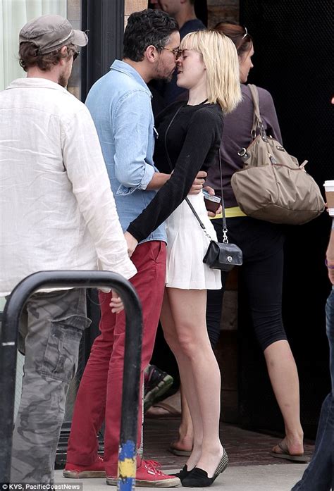 Hunger Games Star Jena Malone Cant Take Her Hands Off John Pina