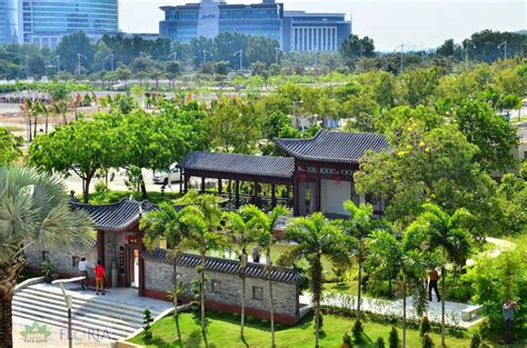 China Malaysia Friendship Garden In Putrajaya Has A Pavilion And Moon Gate