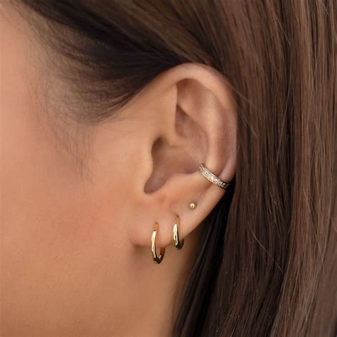 Description Classic Minimal Gold Huggie Hoop Earrings That Hug Your Ear