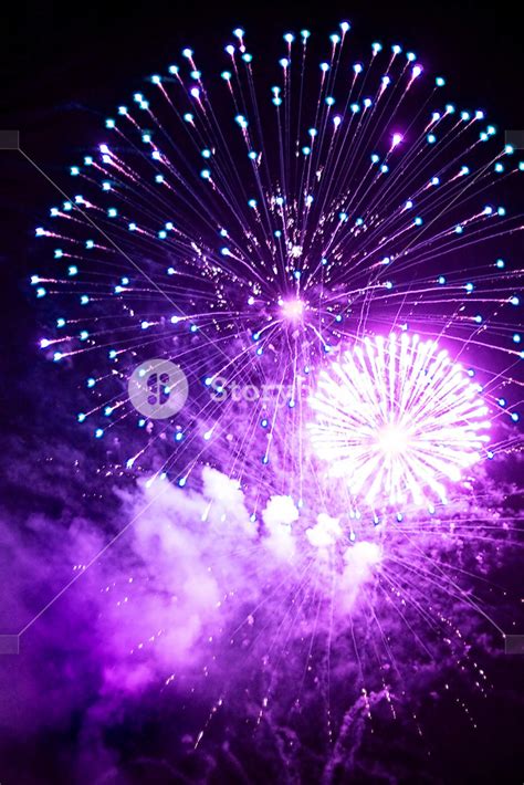 Dazzling Fireworks Lighting Up The Night Sky Royalty Free Stock Image