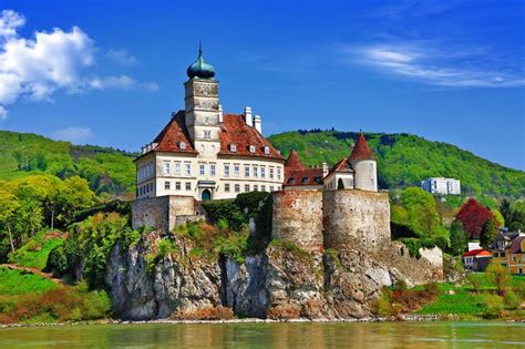 20 Of The Most Beautiful Fairytale Castles In The World Fairytale