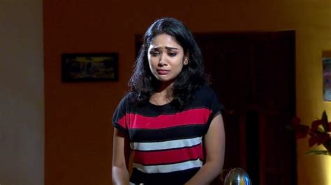 Karuthamuthu Watch Episode 41 Gayathri Gets Emotional On Disney