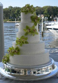 Specializing in beach weddings since 2001, we offer full service ceremony packages with an experienced wedding planner. Cake Delights | Wedding Cakes - Virginia Beach, VA