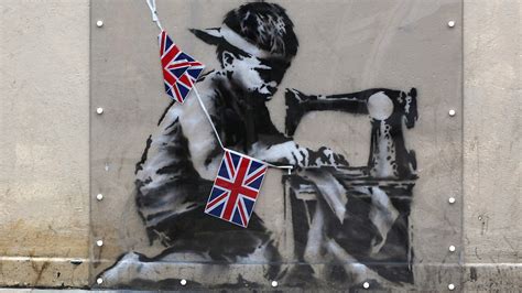 1 102 644 просмотра 1,1 млн просмотров. Banksy mural saved from American auction - Channel 4 News
