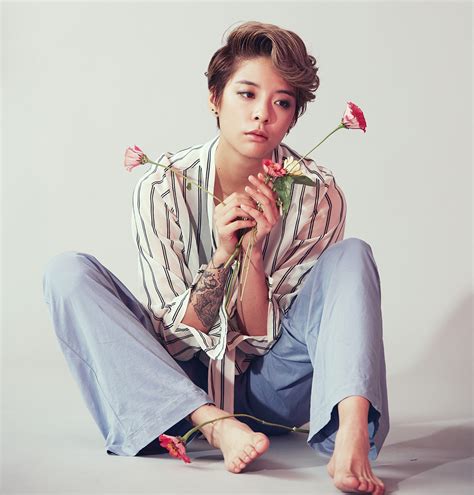 amber of f x reminds us to be open minded and fight discrimination soompi