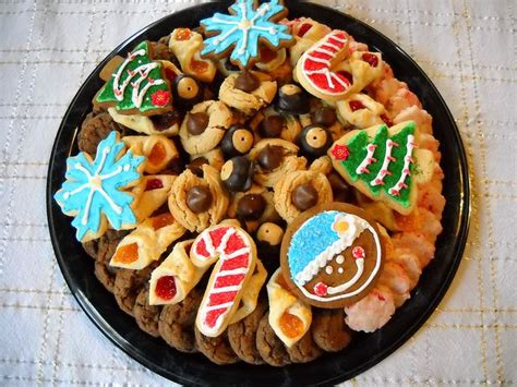 These cookie bars are uncommon in most holiday spreads, but oh. Holiday Cookie Tray | Cookies recipes christmas, Holiday ...