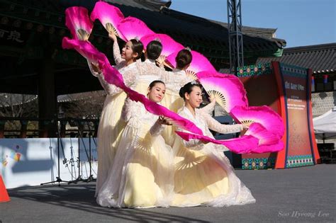 Korea Traditional Dance Fan Dance 한국전통무용 부채춤 사진