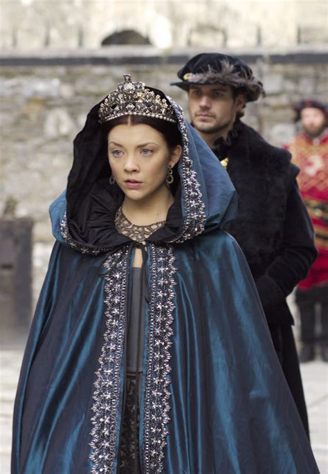 Natalie Dormer as Anne Boleyn in The Tudors Vestuário medieval Ideias fashion Ana bolena