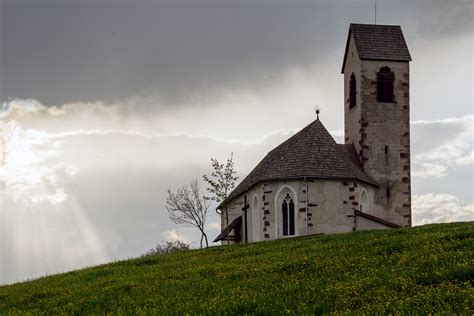 Val Di Funes Chiesa Di San Giacomo Juzaphoto