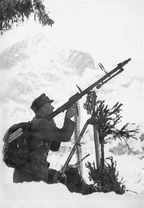 gebirgsjager in caucasus 1942 german soldiers ww2 german army military photos military