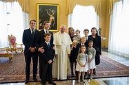 Royal Musings: The Duke of Calabria and family meet the Pope