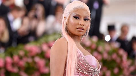 Nicki Minajs Father Robert Maraj Dies After Hit And Run Accident