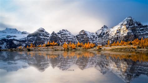 Скачать 1920x1080 горы скалы озеро отражение канада обои картинки