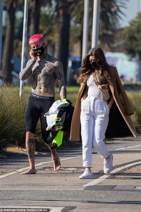 Bachelor In Paradises Ciarran Stott Goes Shirtless At Melbourne Beach With Mystery Brunette