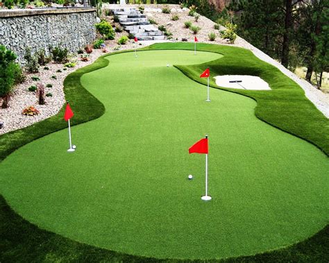 Putting Green With Bunker Get A Professional Golf Green Or Backyard Putting Green From Synlawn