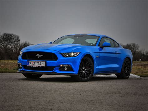 Ford Mustang Fastback 50 Gt Blue Edition Testbericht Autoguruat