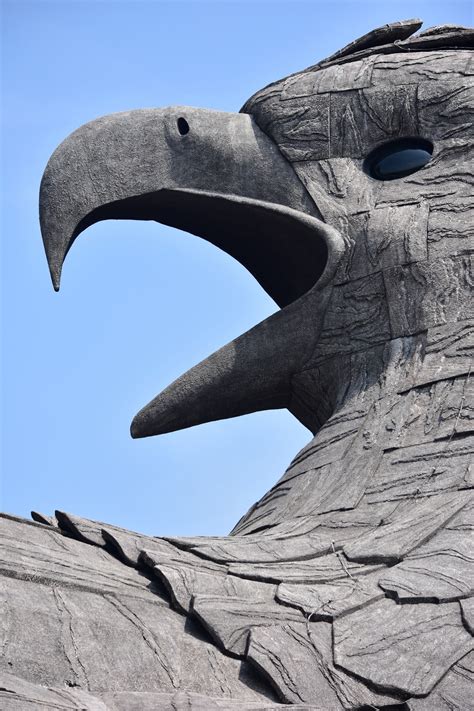 Worlds Largest Bird Sculpture Took Artists 10 Years To Complete