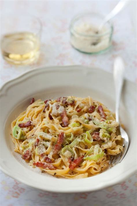 Tagliatelle with cream of leeks | Italian recipes, Pureed food recipes ...