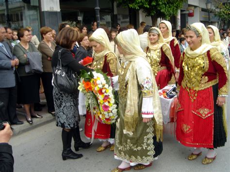 Εκείνα τα μέγαρα και ο απέραντος ελαιώνας δεν υπάρχουν σήμερα. ΜΑHΣ (ΤΟ ΕΘΙΜΟ ) | Ιστορία των Μεγάρων