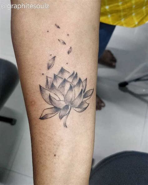 To find or path requires strength and divine intervention. Lotus tattoo: betekenis en 50x tattoo-inspiratie