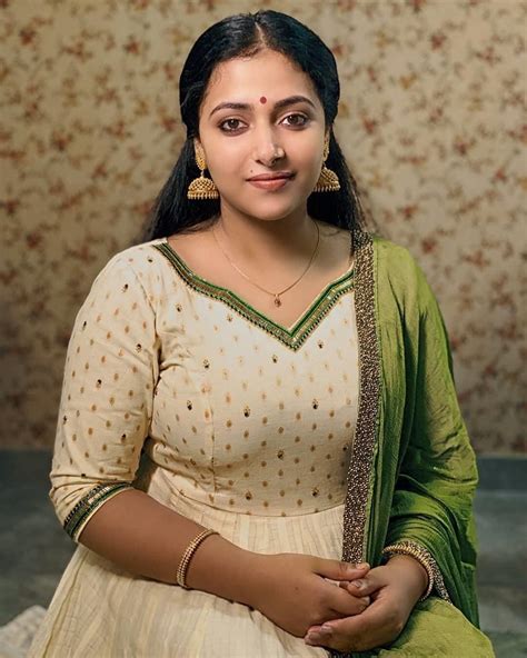 Anu Sithara Latest Hd Pictures And Wallpapers Natoalpabet Most