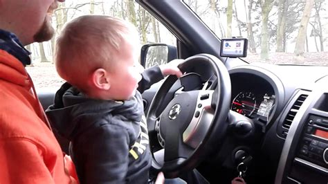 Na een aantal jaar voorbereiding is het nu dan ook echt geopend en kan je zelf in een van de lodges verblijven. Safaripark de Beekse Bergen (NL) - YouTube